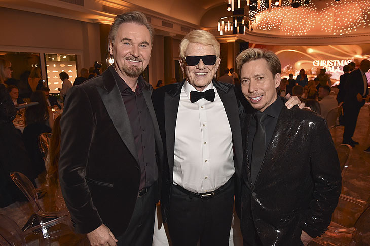 Nik P., Heino (Heinz Georg Kramm) mit Manager Helmut Werner bei der &bdquo;2. Kinderlachen Christmas Gala&ldquo; im Hotel Grand Tirolia in Kitzb&uuml;hel am 20.12.2025&nbsp; &copy;Foto: BrauerPhotos / Goran Nitschke 
